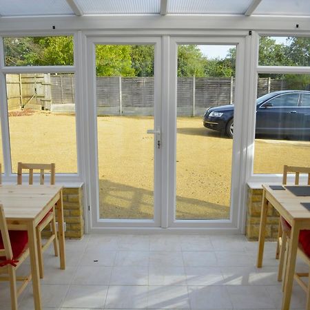 Winston Guesthouse Bicester Ngoại thất bức ảnh